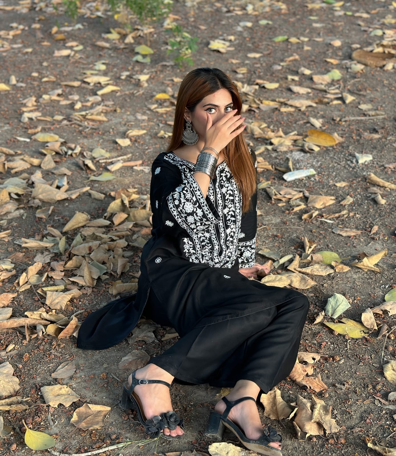 Black Bloom (Embroided 2 PCs)