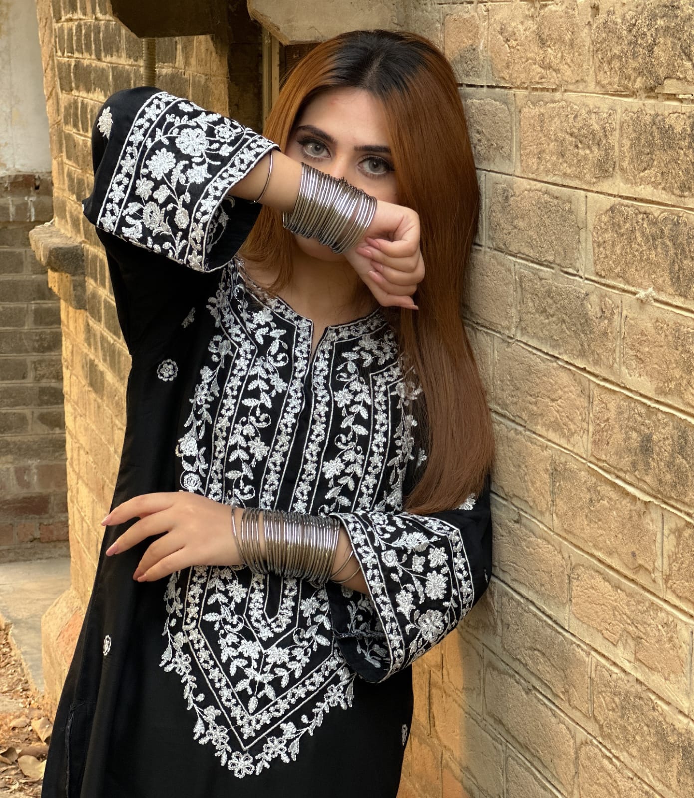 Black Bloom (Embroided 2 PCs)