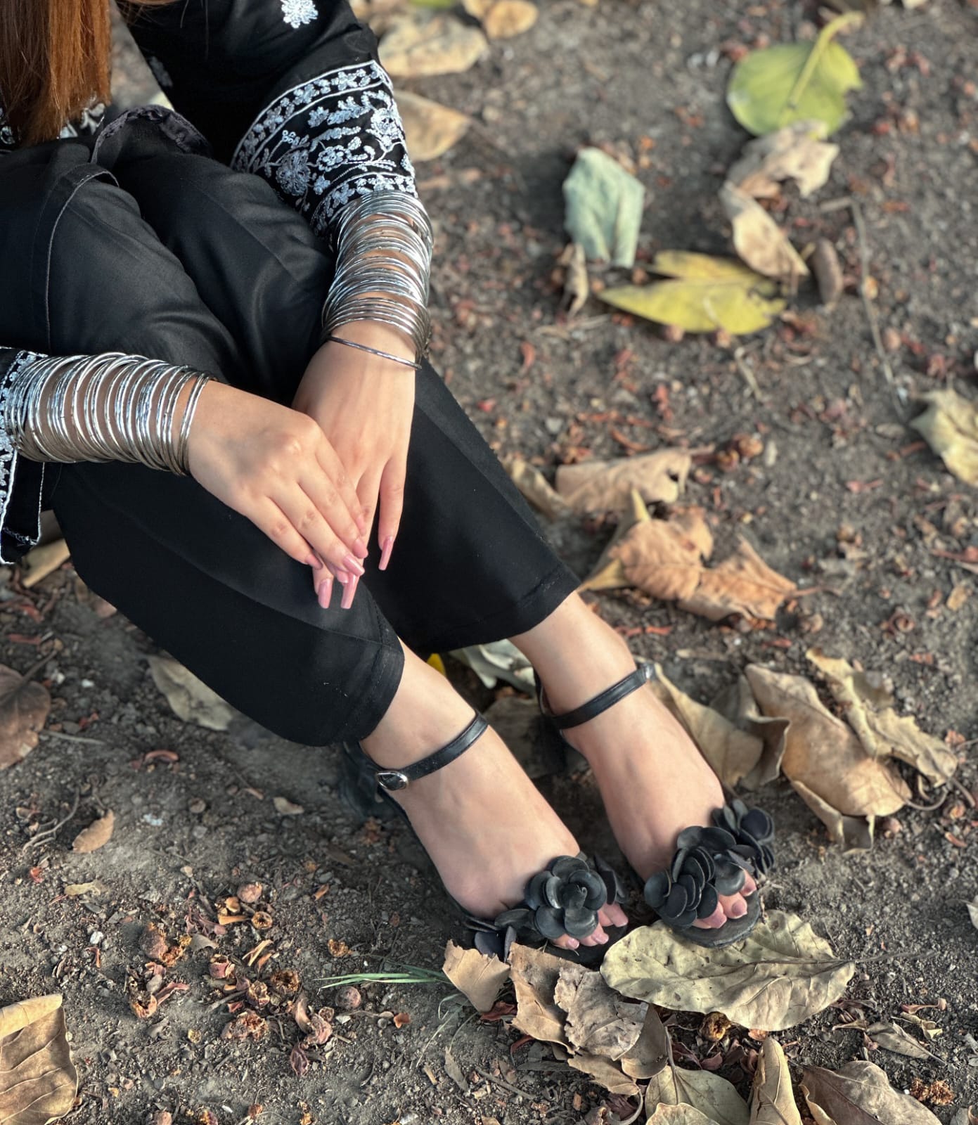 Black Bloom (Embroided 2 PCs)