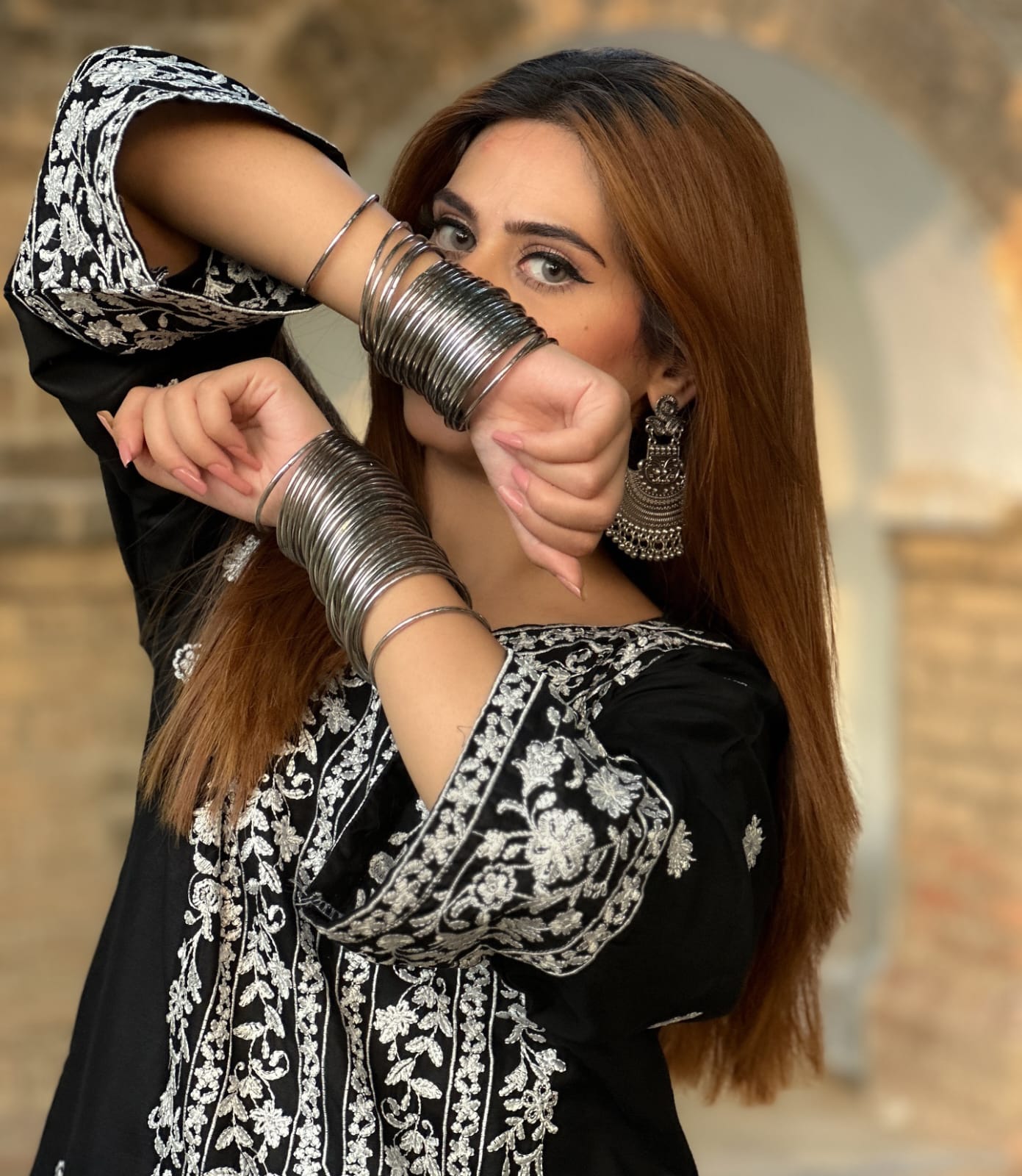 Black Bloom (Embroided 2 PCs)